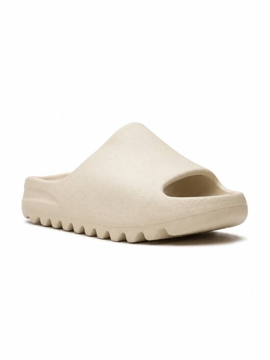 YEEZY x Adidas Slides Beige